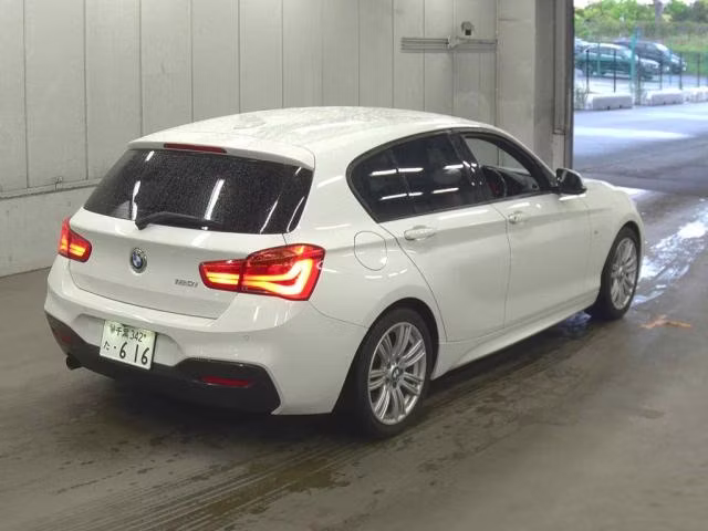 BMW 1-SERIES