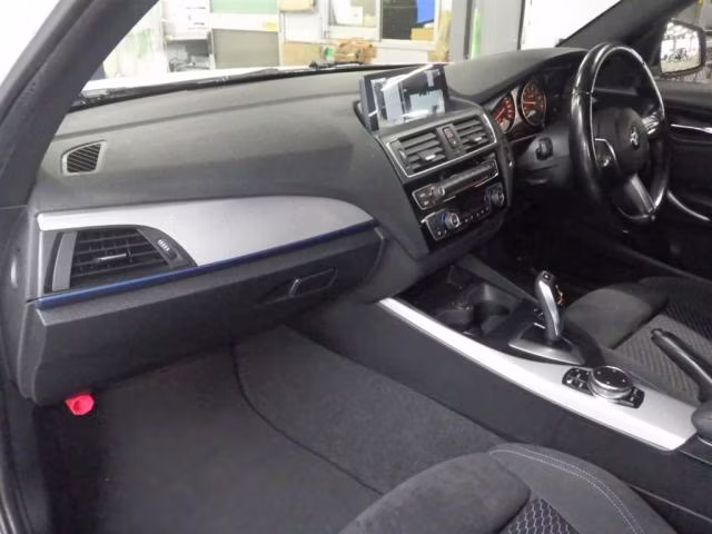 BMW 1-SERIES