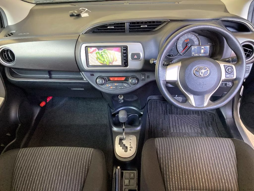 TOYOTA VITZ