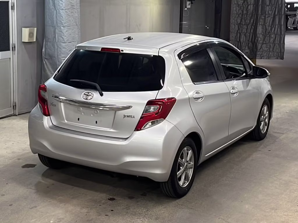 TOYOTA VITZ