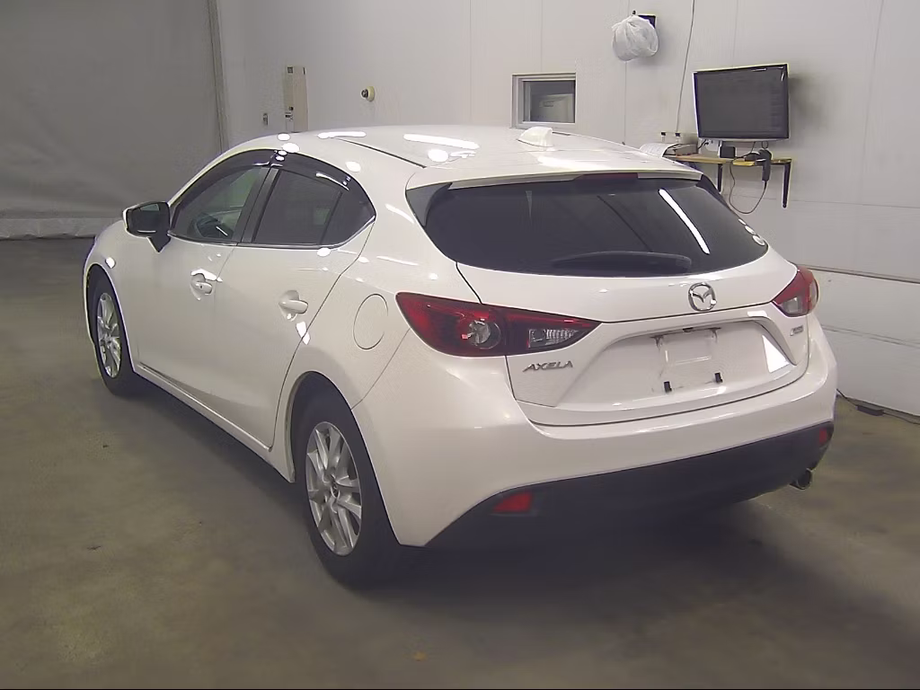 MAZDA AXELA