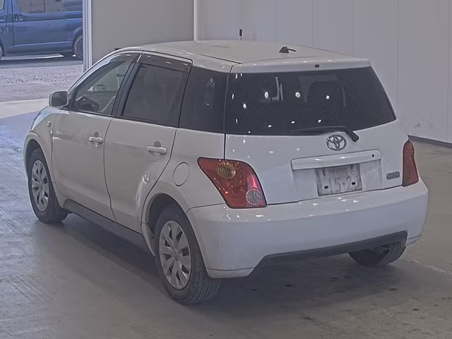 TOYOTA IST
