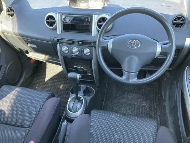 TOYOTA IST