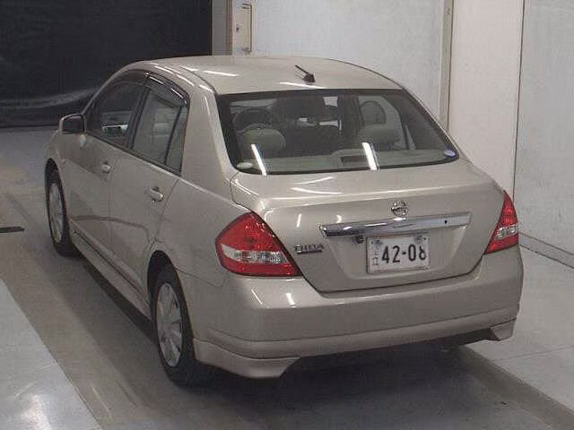 NISSAN TIIDA LATIO