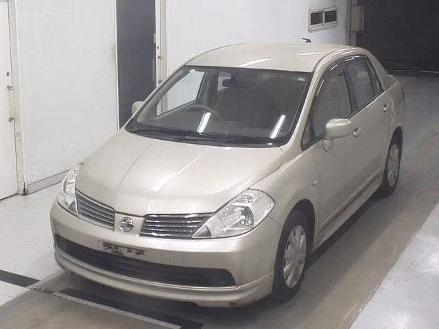 NISSAN TIIDA LATIO