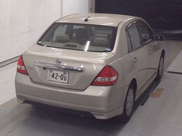 NISSAN TIIDA LATIO