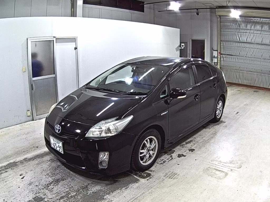 TOYOTA PRIUS