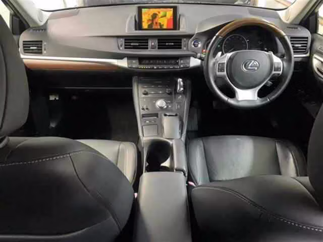 LEXUS CT200H