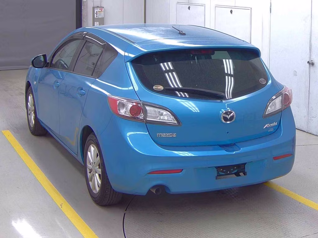 MAZDA AXELA