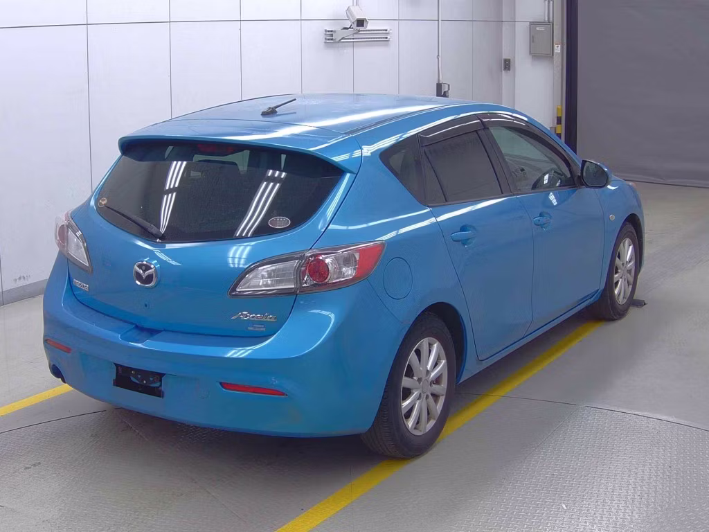 MAZDA AXELA