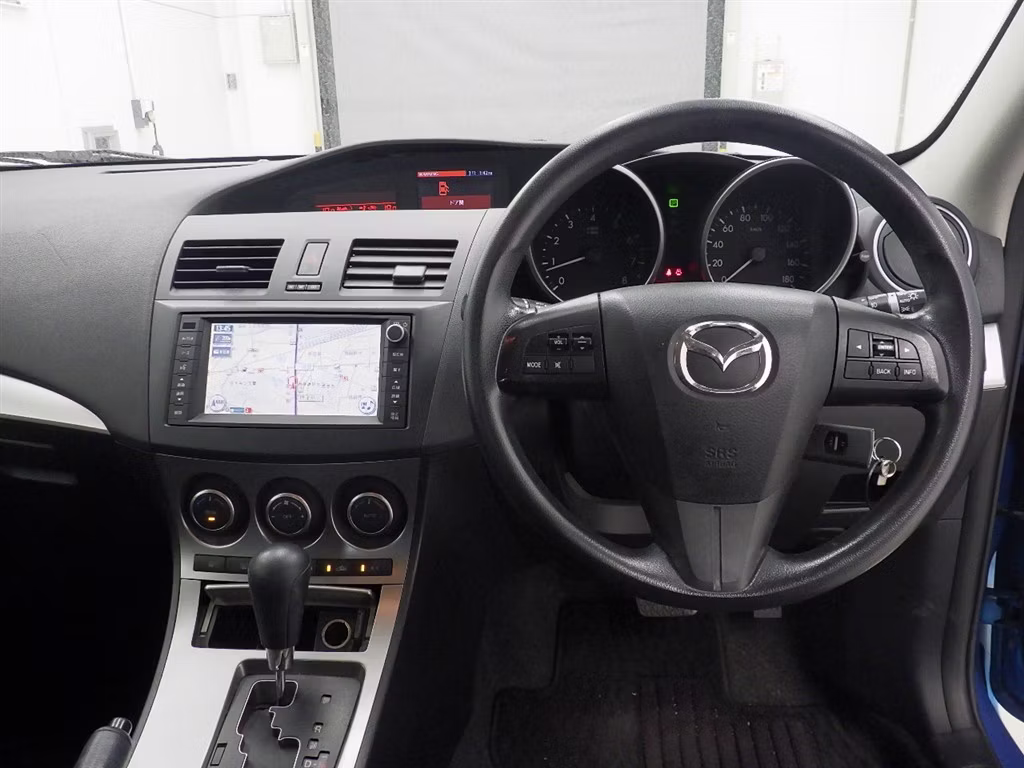 MAZDA AXELA