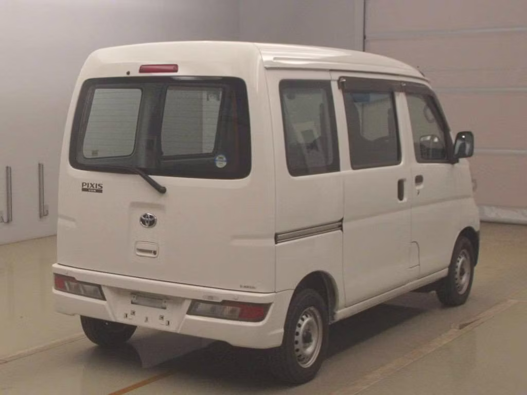 TOYOTA PIXIS VAN