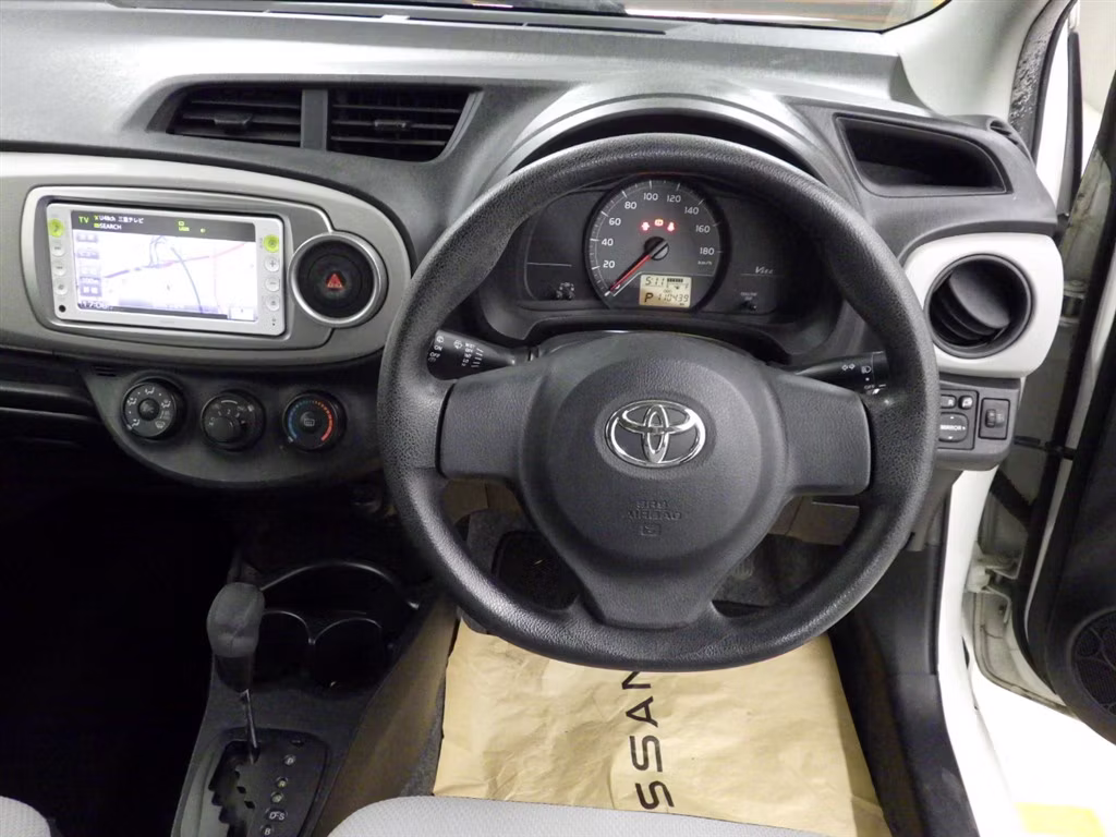 TOYOTA VITZ