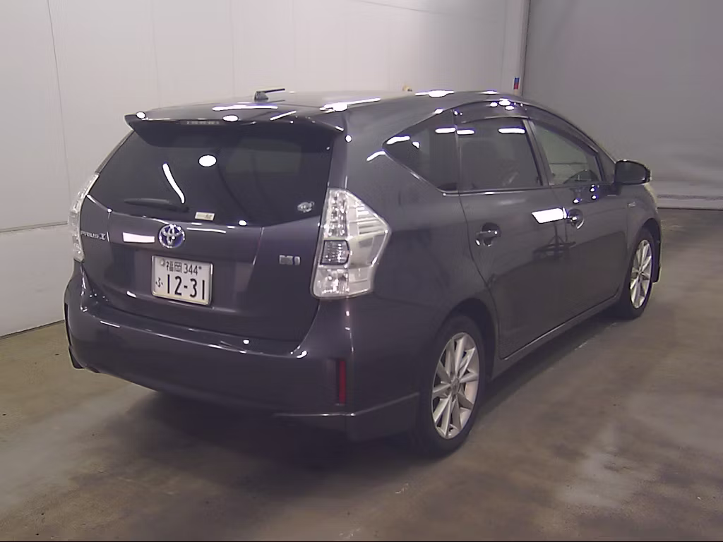 TOYOTA PRIUS ALPHA