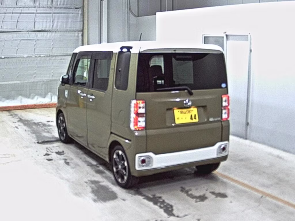 DAIHATSU WAKE