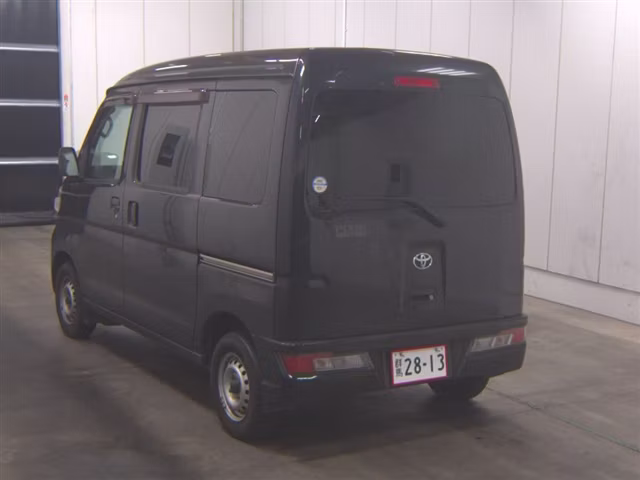 TOYOTA PIXIS VAN