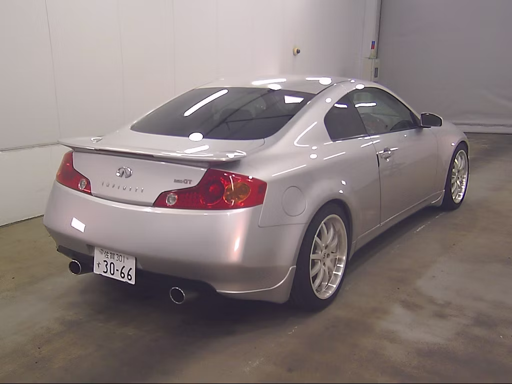NISSAN SKYLINE