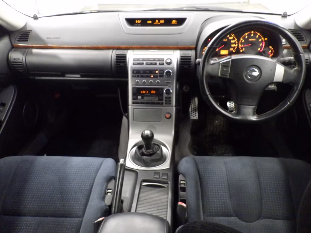 NISSAN SKYLINE