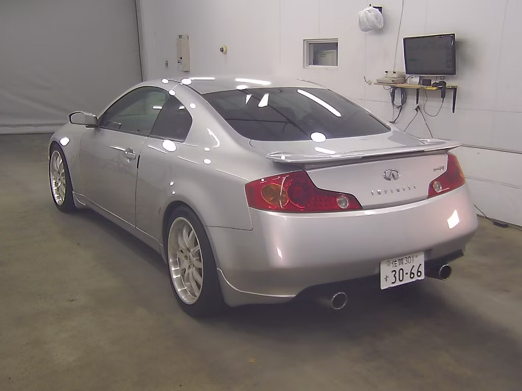 NISSAN SKYLINE