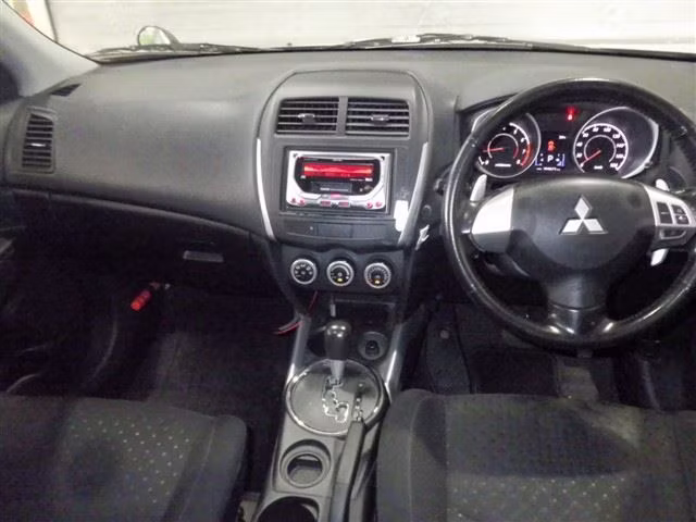 MITSUBISHI RVR