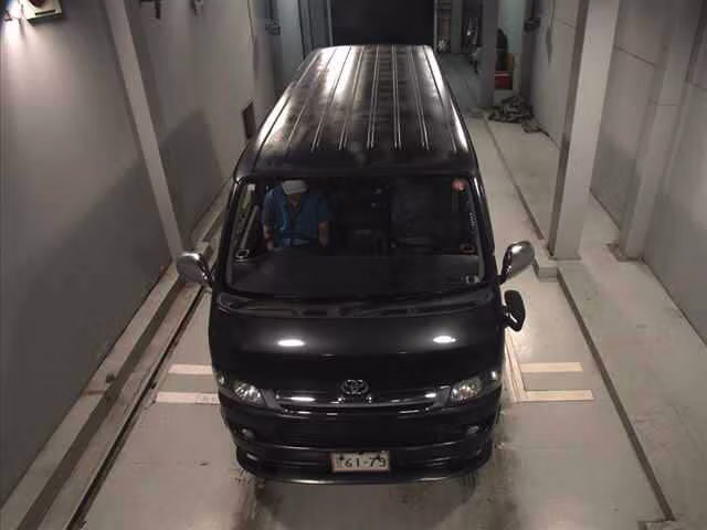 TOYOTA REGIUS ACE