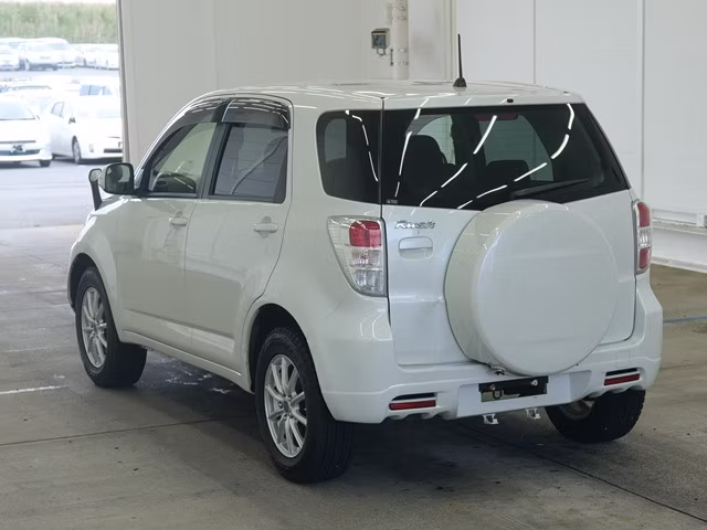 TOYOTA RUSH