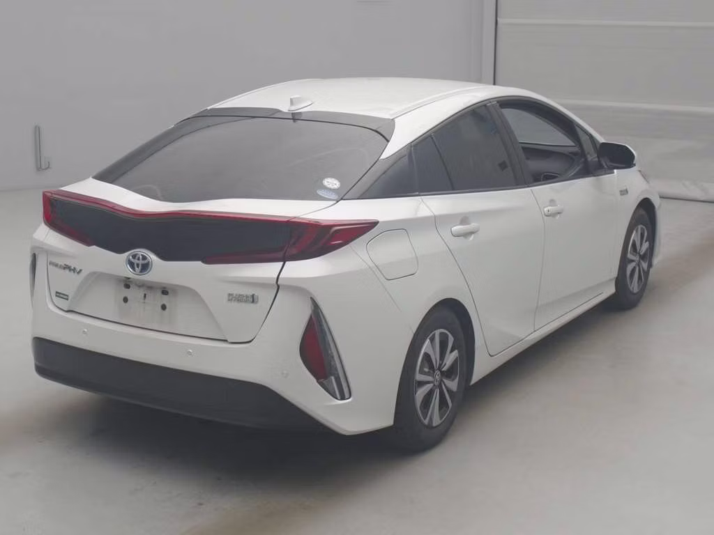 TOYOTA PRIUS PHV