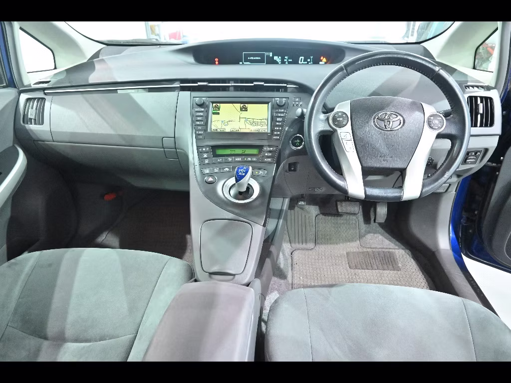 TOYOTA PRIUS