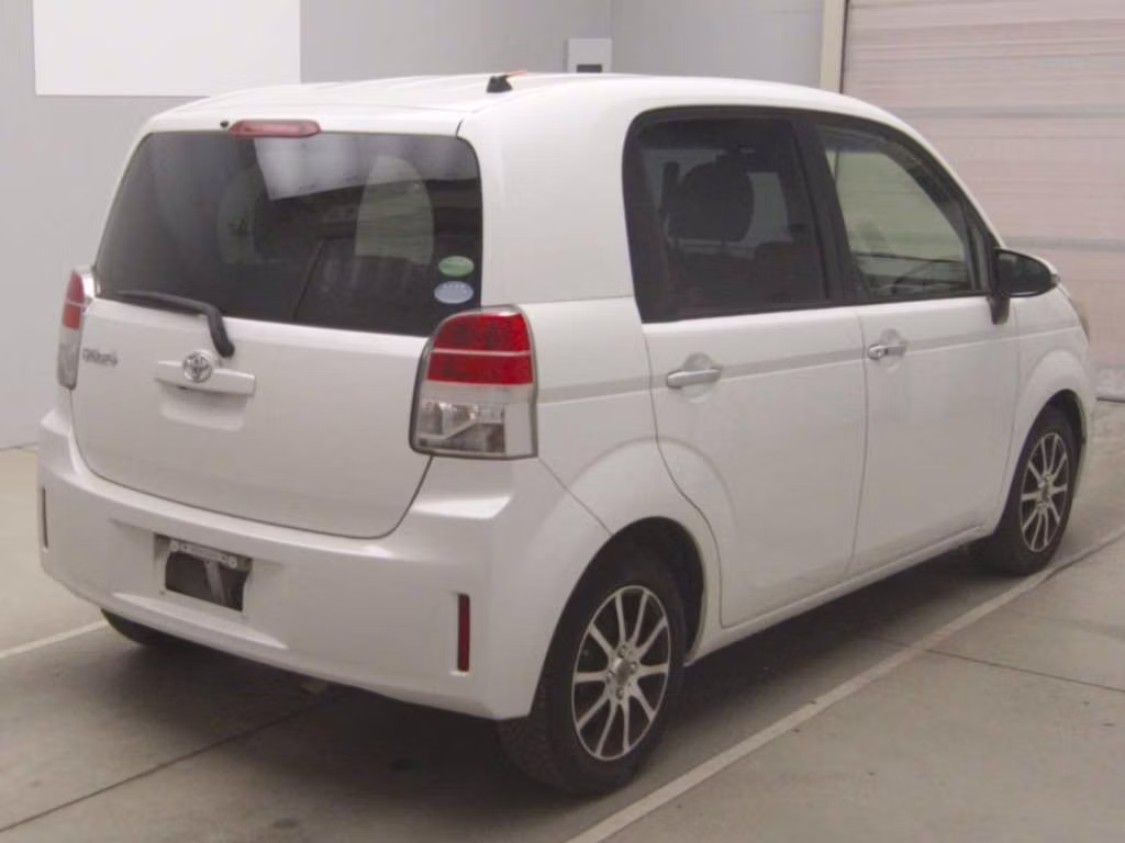 TOYOTA SPADE