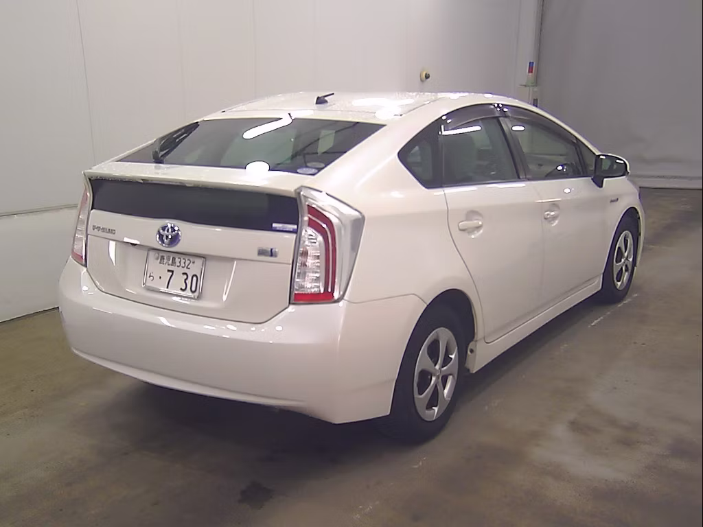TOYOTA PRIUS