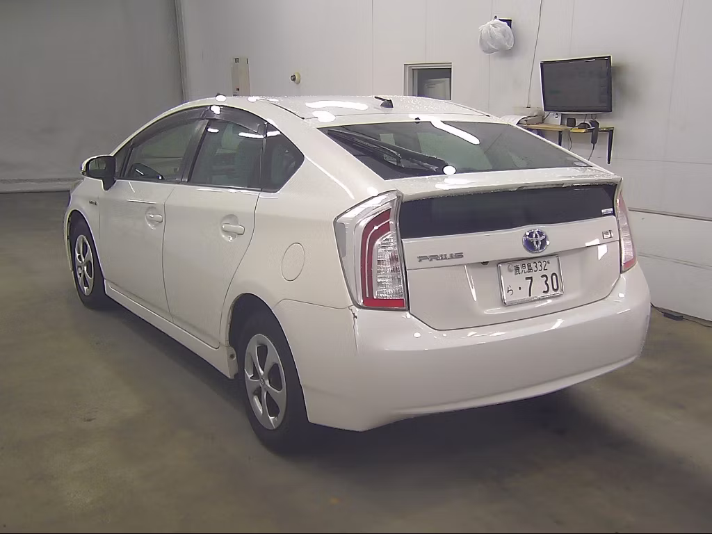 TOYOTA PRIUS