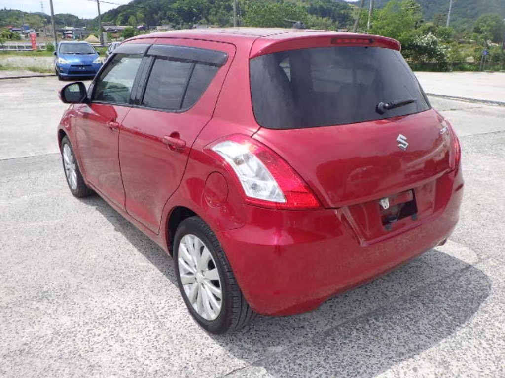 SUZUKI SWIFT