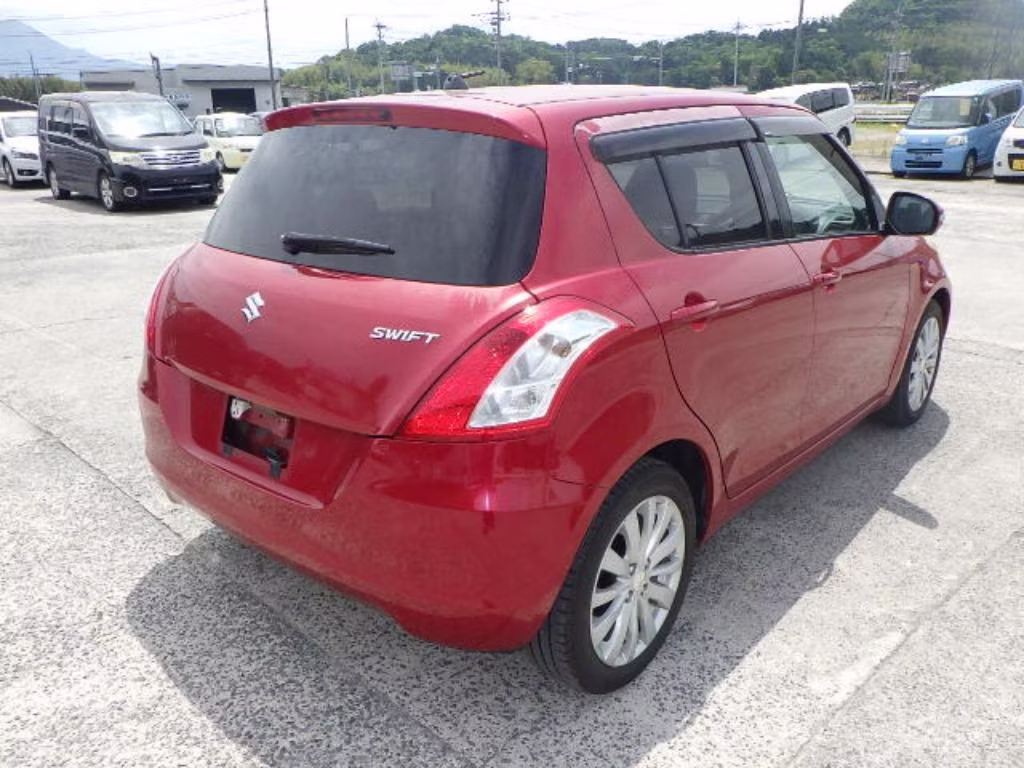SUZUKI SWIFT