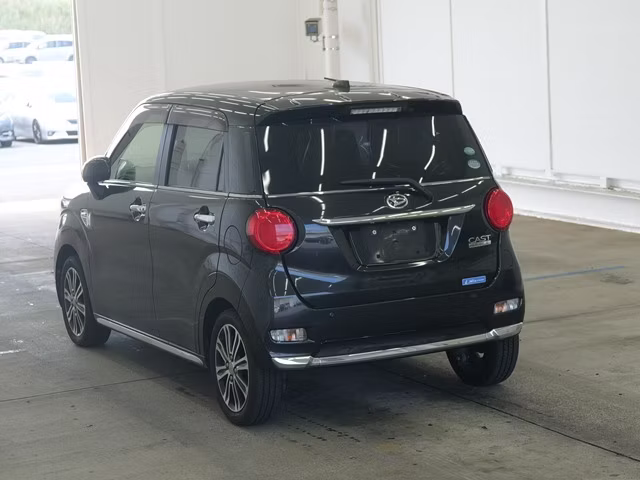 DAIHATSU CAST
