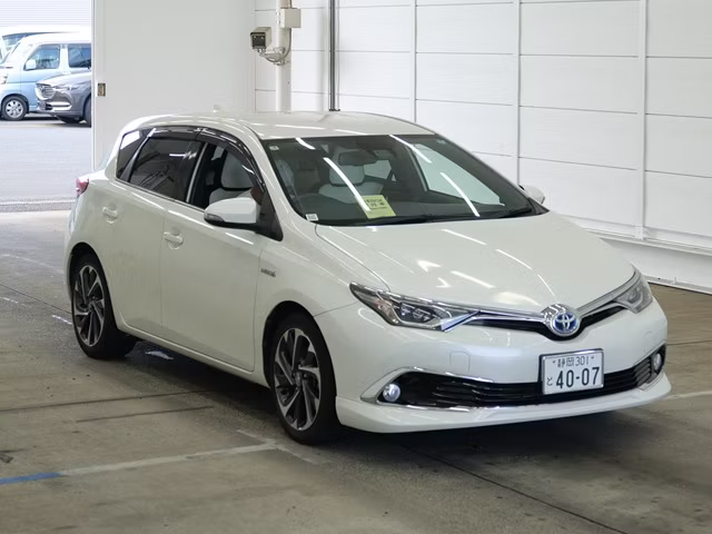 TOYOTA AURIS