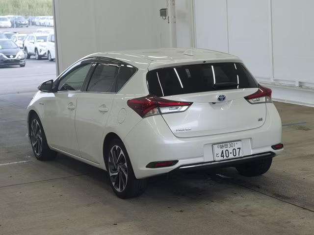 TOYOTA AURIS
