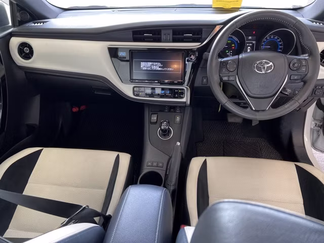 TOYOTA AURIS