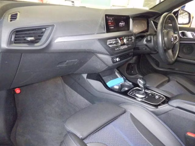 BMW 1-SERIES