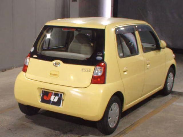 DAIHATSU ESSE