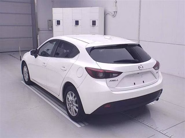 MAZDA AXELA