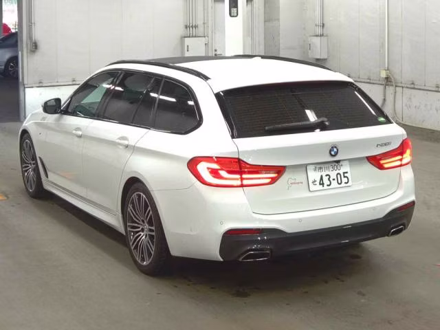 BMW 5-SERIES