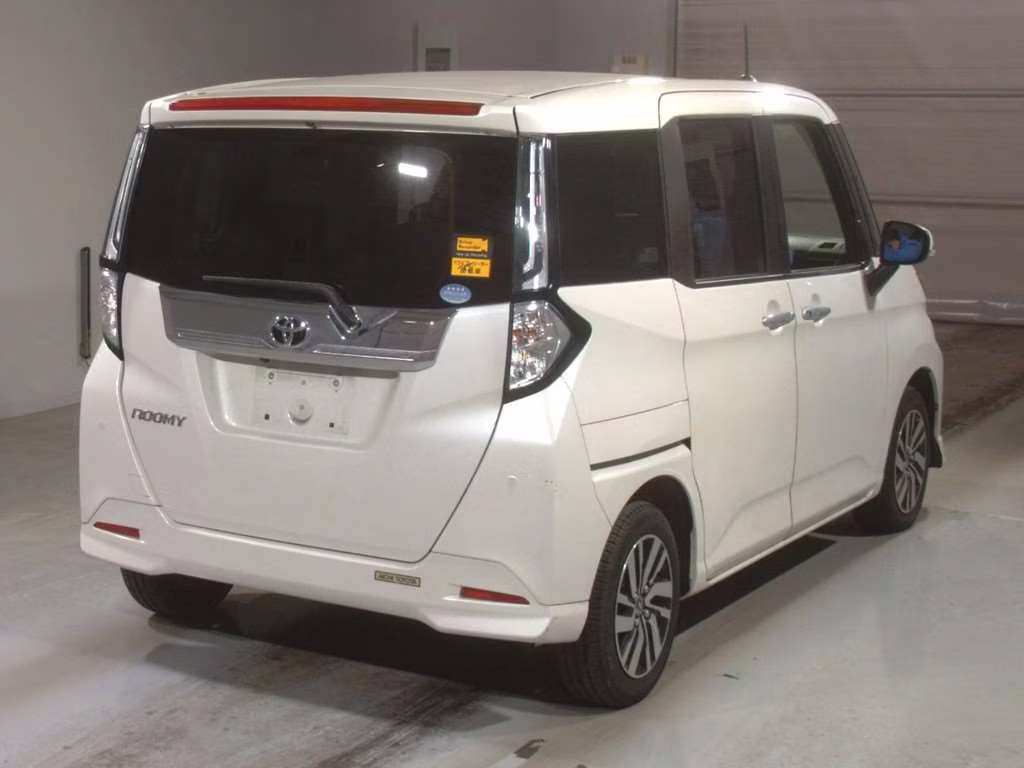 TOYOTA ROOMY