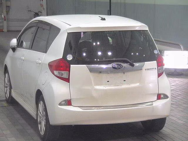 SUBARU TREZIA