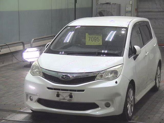 SUBARU TREZIA