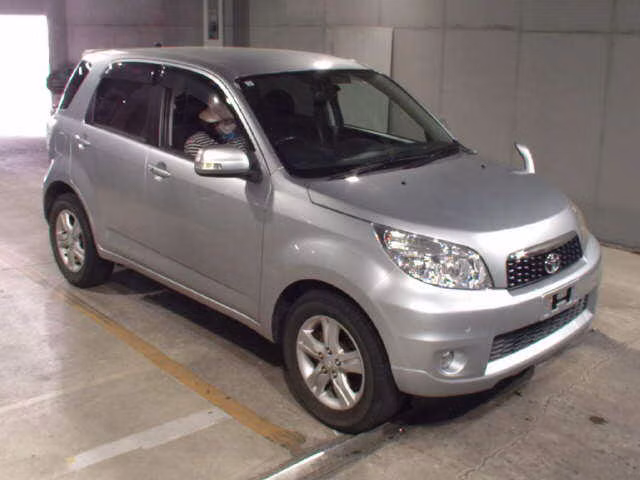 TOYOTA RUSH
