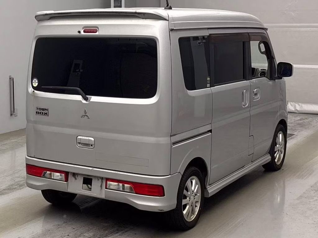 MITSUBISHI TOWN BOX