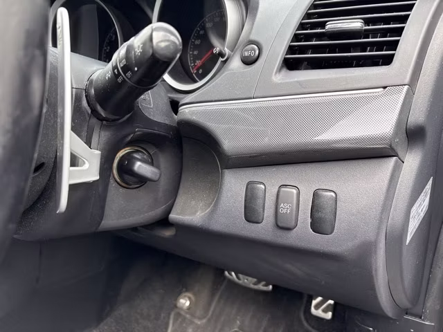 MITSUBISHI LANCER