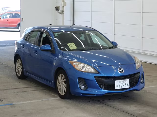 MAZDA AXELA
