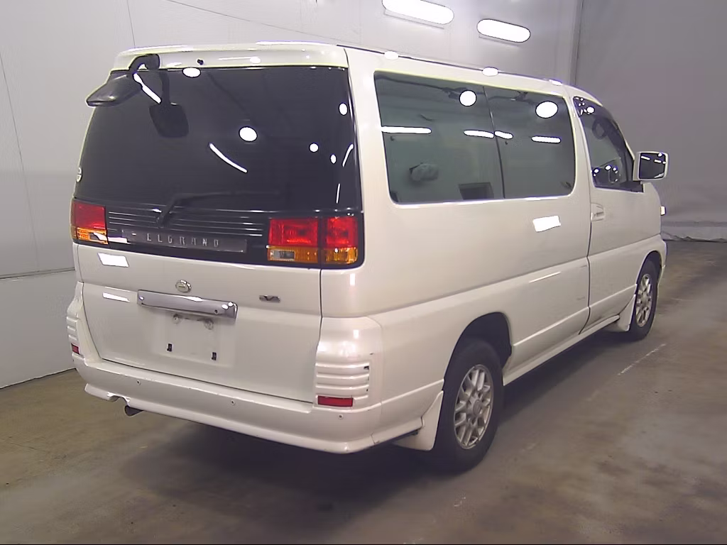 NISSAN ELGRAND