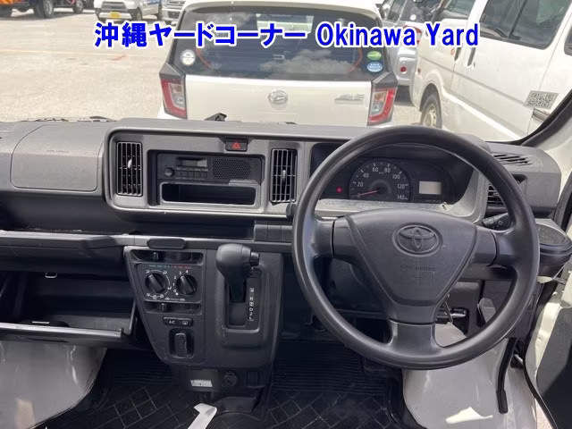 TOYOTA PIXIS VAN